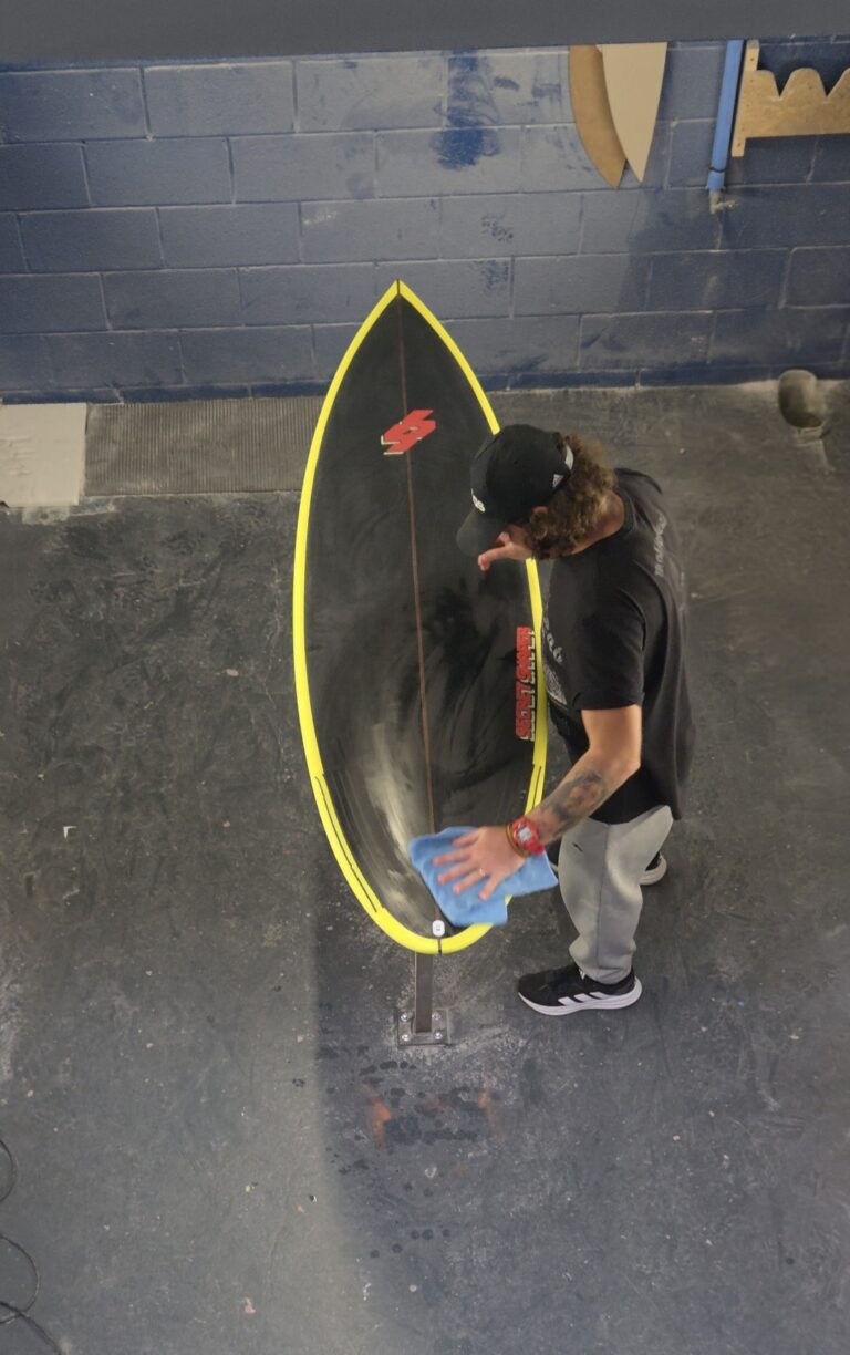 ¿Cuánto tiempo se tarda en hacer una tabla de surf?